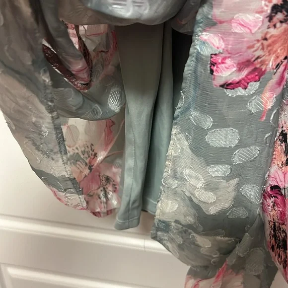 Express Floral Romper Sz XL - Picture 6 of 6